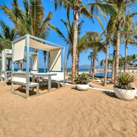 Beachfront Duplex with Multiple Pools - Beachclub