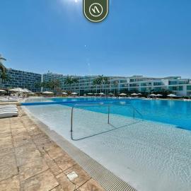 Ocean view 2BR Condo - Private Terrace - Beach