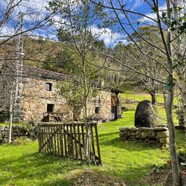 Cabaña en las montañas, hotel in San Roque de Ríomiera