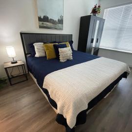 Centrally-Located 1BR Suite with Resort Pool View, hotel in Frisco
