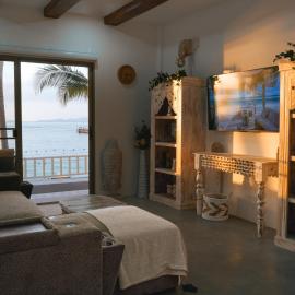 Mo's Beachfront Villa by S&P Villa Management