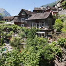 Rustici della Verzasca Ferien Wohnungen, hotell sihtkohas Vogorno