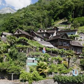 Rustici della Verzasca Ferien Wohnungen, hotel di Vogorno