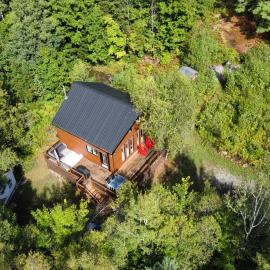 Vacances Magiques Chalet Skadi Paix Nature, hotel i Saint-Justin