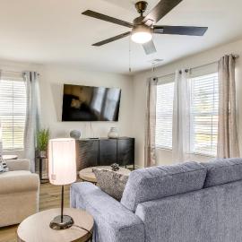 Private Yard: Family Hideaway 9 Mi to Fort Jackson, hotel a Columbia