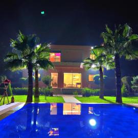 Villa Palmiers 4ch piscine ensoleillée 20mn Agadir, hotel 