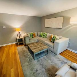 Apartment Home close to NWU & Hospitals, hotel a Evanston