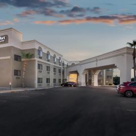 Comfort Inn & Suites Surprise Near Sun City West, khách sạn ở Surprise