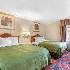 Quality Inn & Suites Oceanside Near Camp Pendleton, hotel di Oceanside
