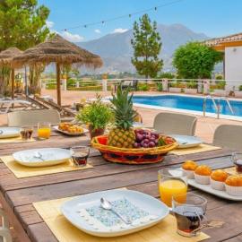 Casa Rocio y Paloma Vinuela by Ruralidays, Hotel in Viñuela