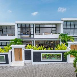 Divine Villas 2BR Brand New in Canggu, hotel v mestu Munggu