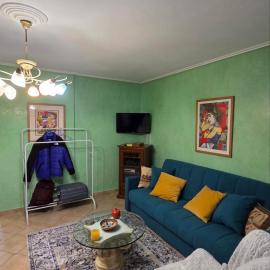 Ari's apartment