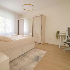 Spacious 2BR Retreat for Families & Friends near City Center