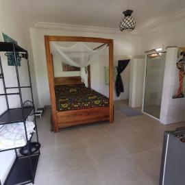 Jolie chambre, calme, frigo, wifi piscine proche mer,5 mn de Cap Skirring ,proche restau Chez Loulou, hotel sa Cap Skirring