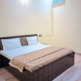 Hotel Pleasure Inn