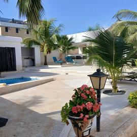 Chez André Léon โรงแรมในNgaparou