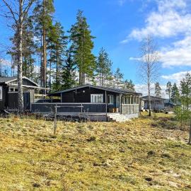 Beautiful Home In Kil With Wifi, hotel v destinácii Kil
