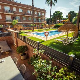 Apartamentos Velor, hotell i Castelldefels