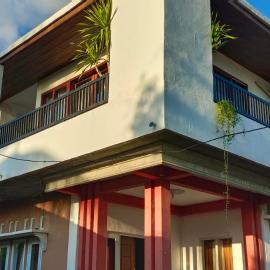 Luxe inn village lombok, מלון בSengkol