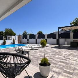 White house Paradise, hôtel à Bihać
