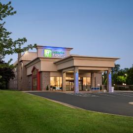 Holiday Inn Express Stephens City by IHG, hotel sa Stephens City