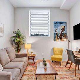 Beautiful 1 BR Renovated Apt in downtown