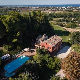 Villa Adele - Historic Dimora with pool & sea view, hotel in Senigallia
