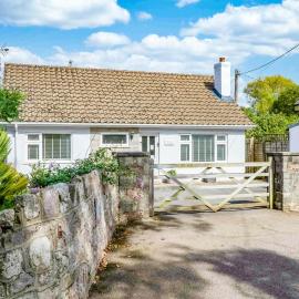 Marshmallow - 2 Bedroom Cottage - Oxwich, hotel a Oxwich
