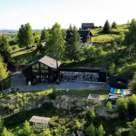 Casa de Jos - Pe Dealul Mieilor - Cabană cu Jacuzzi și Saună în Măguri