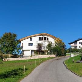 Ferienwohnung mit Bergkulisse, Hotel in Gallzein