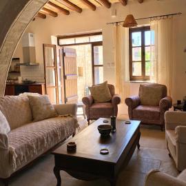 Levanda House - Traditional House Vasa Koilaniou, Hotel in Vasa Kilaniou