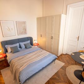 Central Retreat - Cozy & Charming Apartment