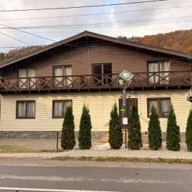 Cube, hotel din Borcut