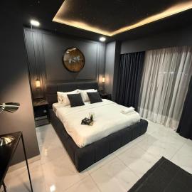 AirHomes By Zameen Opal, hotel in Lahore