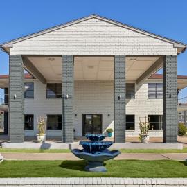 HomeTowne Studios by Red Roof San Antonio E - Frost Bank Center, ξενοδοχείο στο Σαν Αντόνιο