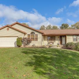 Work & Relax! Spacious Ontario Home w/ Pool