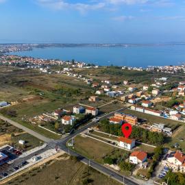 Apartments with parking space Vrsi, Zadar - 15944, hotel in Vrsi
