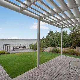 Riverside Retreat - Waterfront - Hindmarsh Island - Linen Included, hotel in Hindmarsh Island