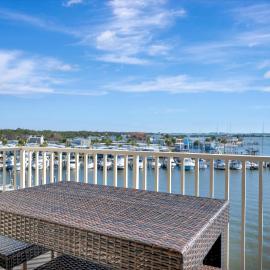 WATERVIEW Balcony HOT TUB Heated Pool Rum Bar