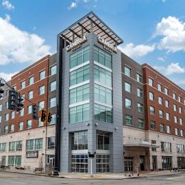Cambria Hotel Louisville Downtown-Whiskey Row, ξενοδοχείο σε Louisville