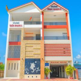 Trúc Hoàng Hà Hotel, hotelli kohteessa Kon Tum