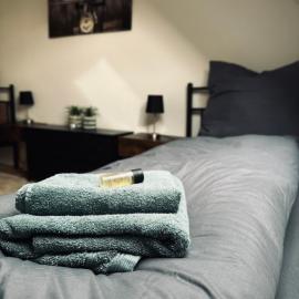 Gemütliche, frisch renovierte Monteur-& Ferienwohnung in Egeln, hotel v destinaci Egeln