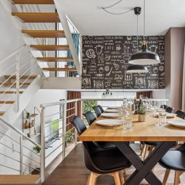 Charmantes Stadthaus, Parkplätze, Garten، فندق في سينجين