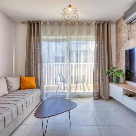 Central 2BR Home in Pieta's Heart with Wifi & AC by 360 Estates, Hotel in Pieta