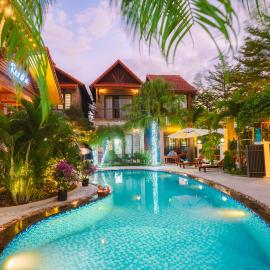 Tam Coc Little Charm Villa & Bungalow, hotel em Văn Lâm