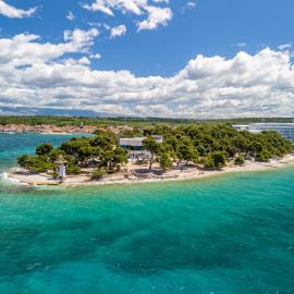 Hotel Pinija, hotelli kohteessa Petrcane