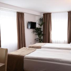 Hotel Apollonia, khách sạn ở Braşov