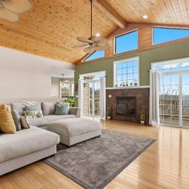 The Greenview Manor with Lake Views, hotel in Kimberling City