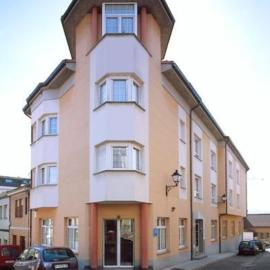 Hotel Doña Nieves, hótel í Noreña