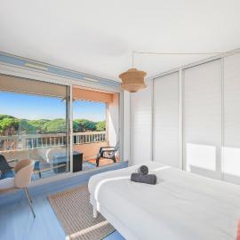 Piscine & Soleil à Hyères - T3 spacieux avec Clim & Extérieurs